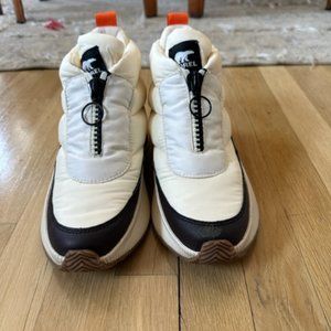 Sorel Out N About Puffy Zip Boots